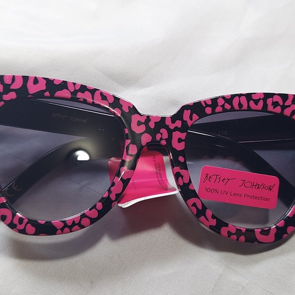 NWT Betsey Johnson Leopard Print Cat Eye Sunglasses - Picture 1 of 6